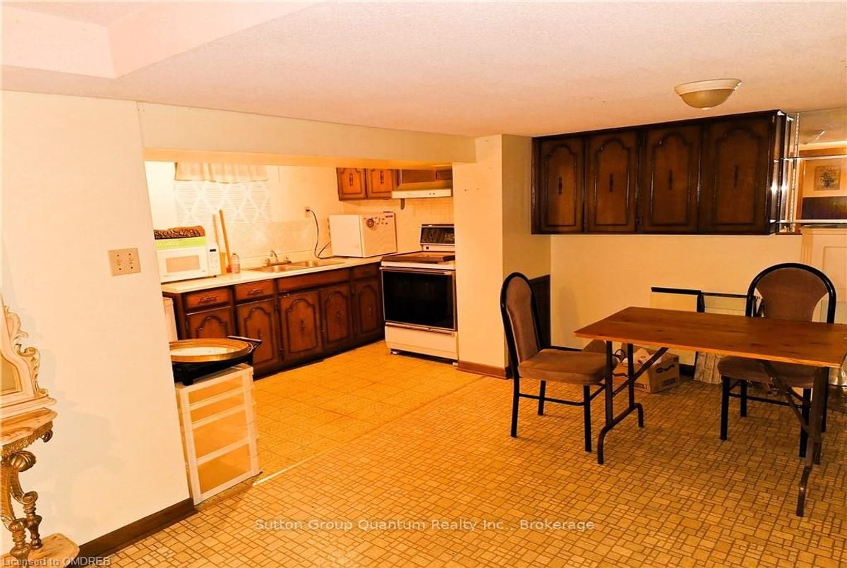 21 DRURY Cres St. Catharines 21 DRURY Cres St. Catharines