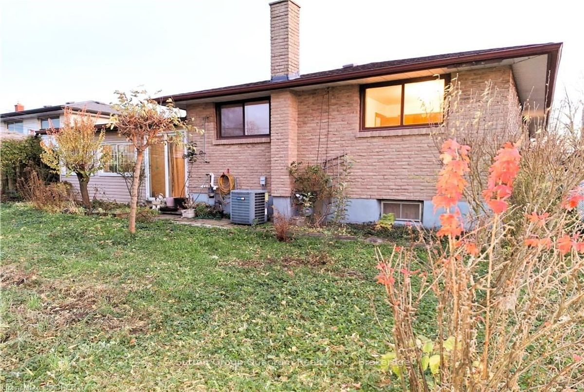 21 DRURY Cres St. Catharines 21 DRURY Cres St. Catharines