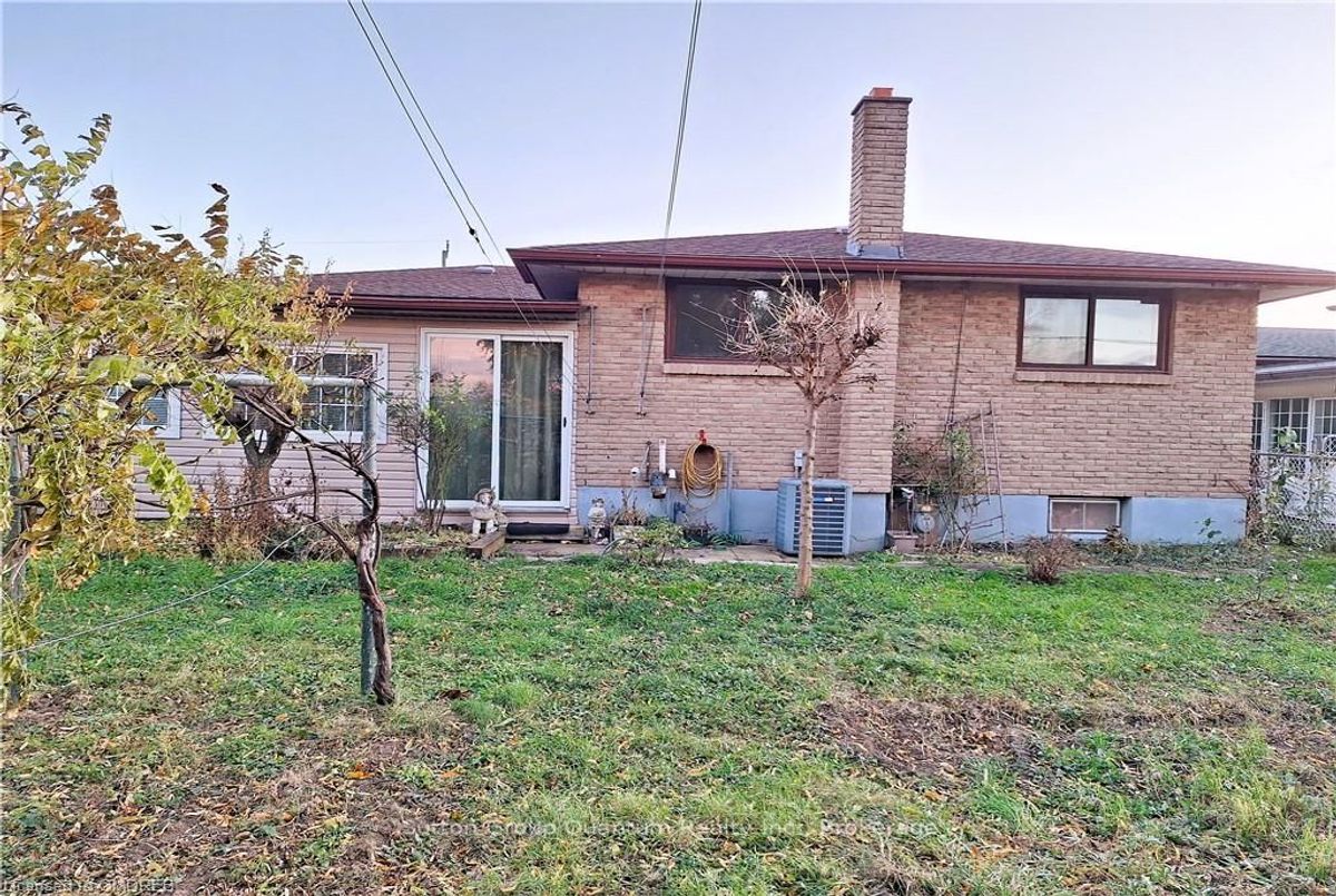 21 DRURY Cres St. Catharines 21 DRURY Cres St. Catharines