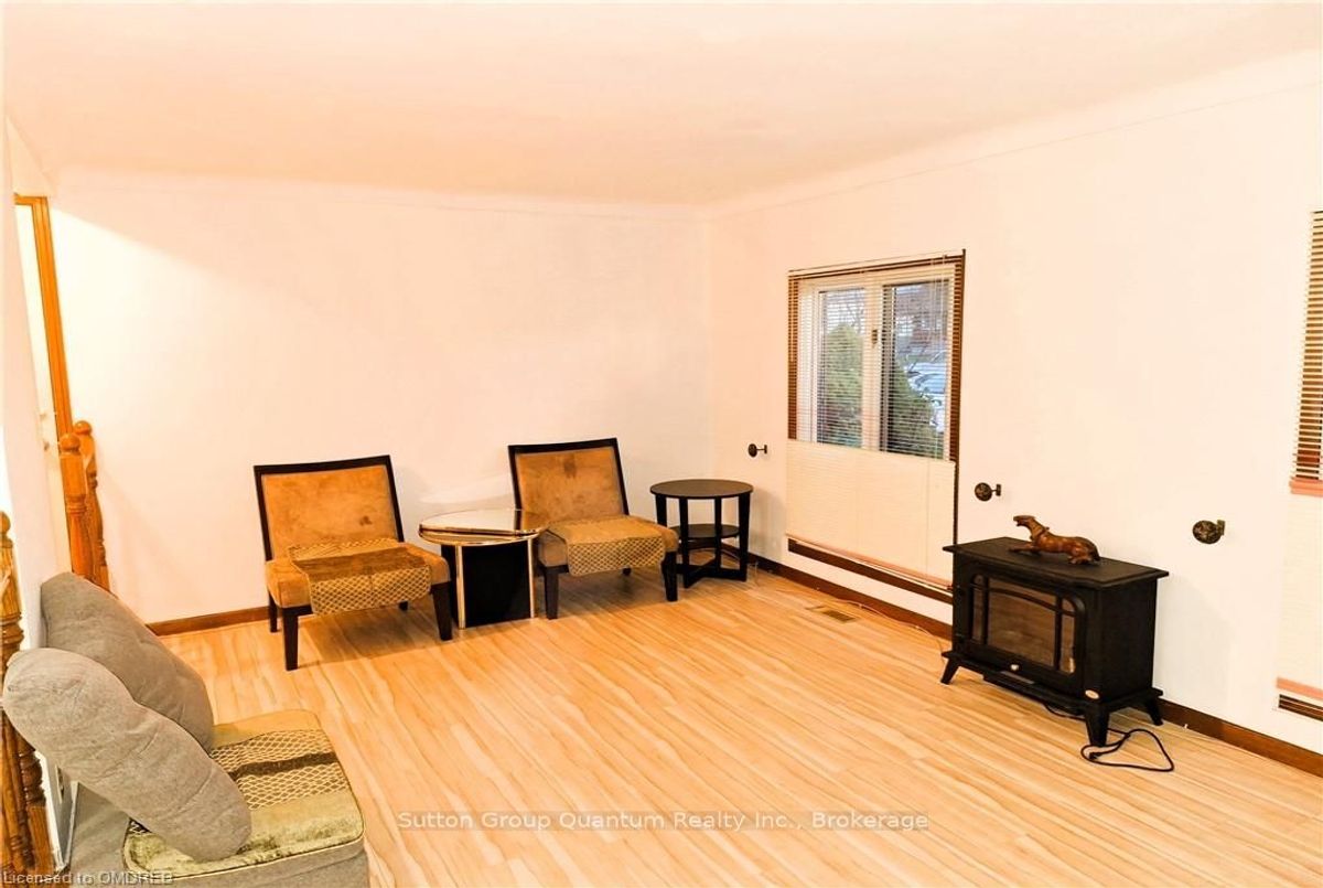 21 DRURY Cres St. Catharines 21 DRURY Cres St. Catharines