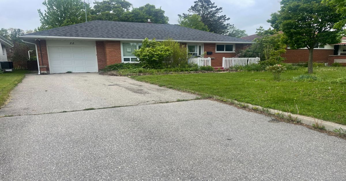 22 Queenston Crescent London East