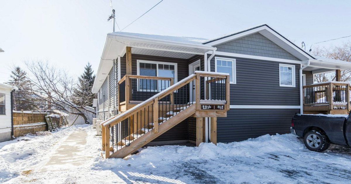 83 BRIDGE Street W Belleville