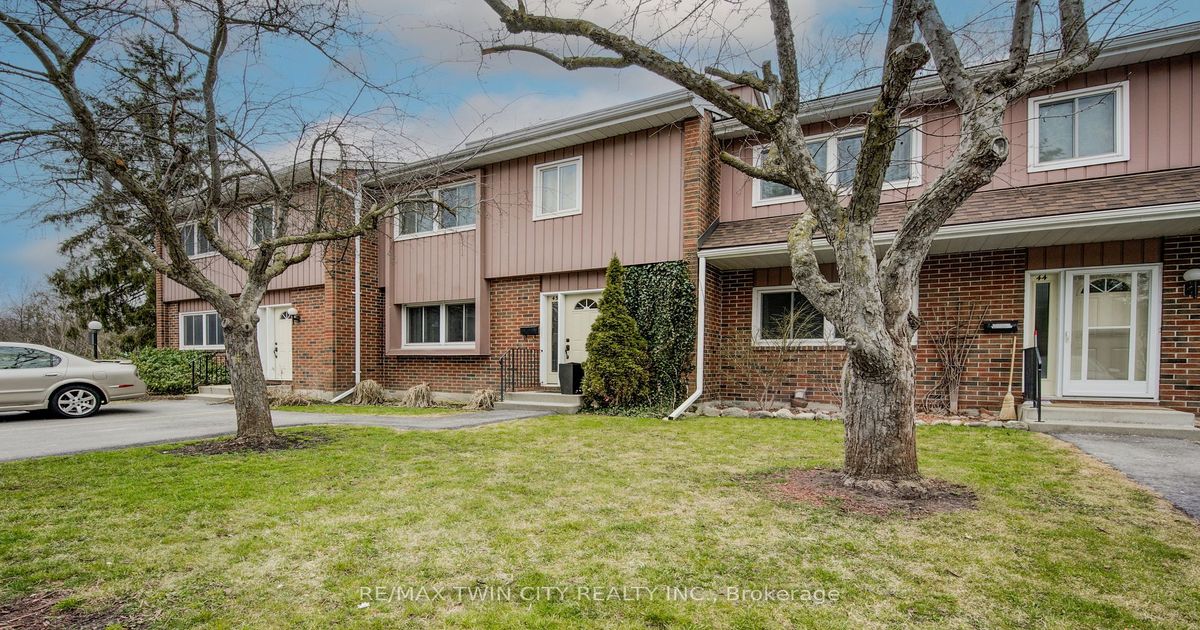 121 University Avenue E Waterloo