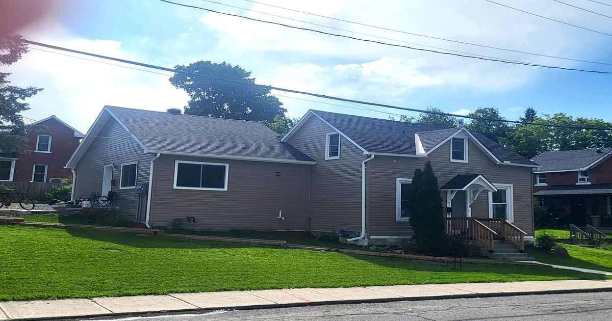 21 ELGIN Street E Arnprior