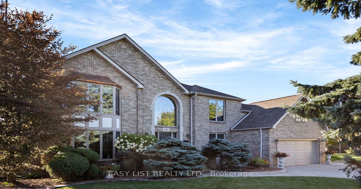 541 Kerr Cres Lakeshore