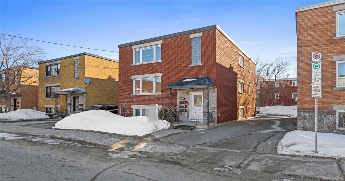 217 GRANVILLE Street Vanier and Kingsview Park