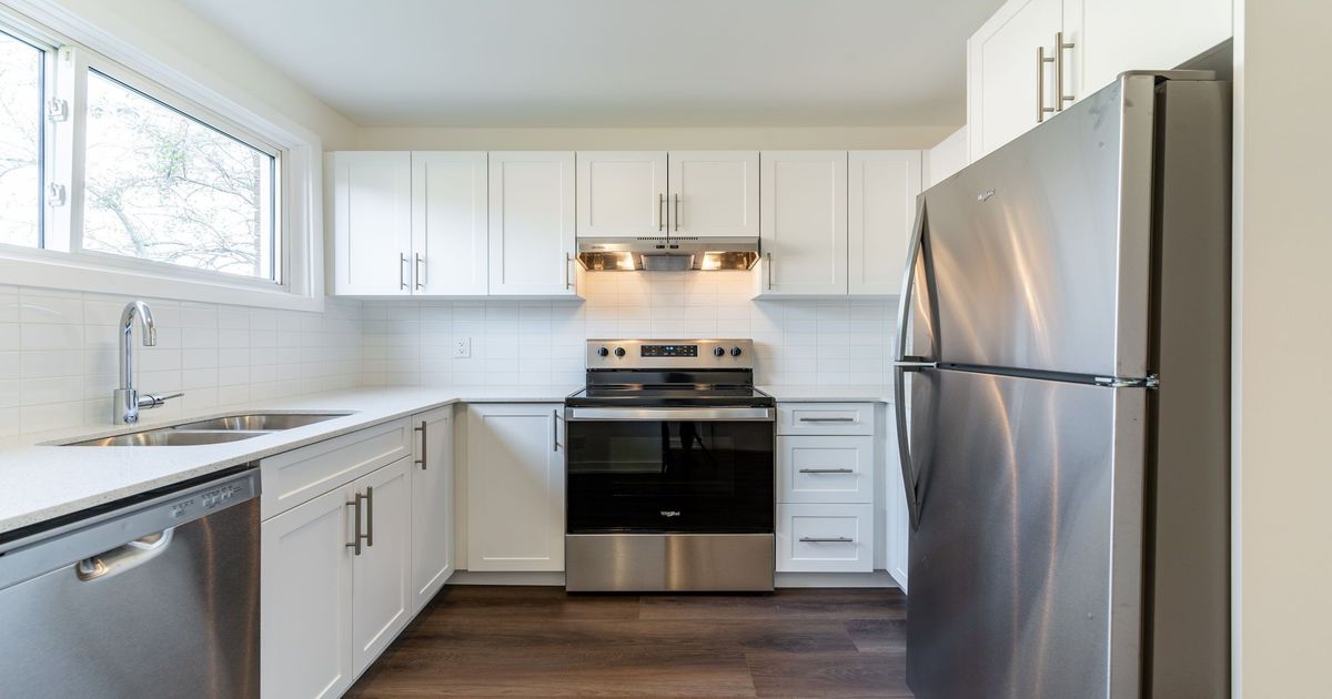 78 Woodman Drive N Hamilton