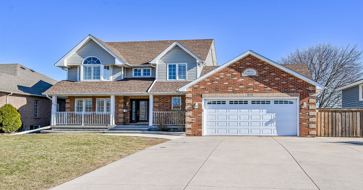 228 Highland Road W Hamilton