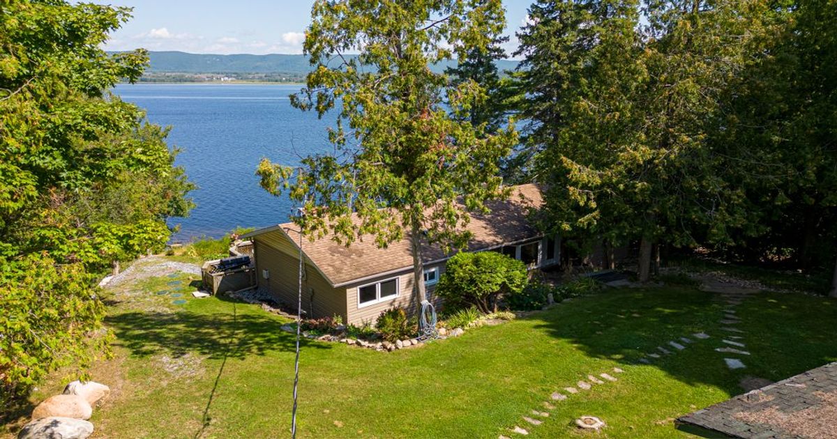 3094 Barlow Crescent Constance Bay - Dunrobin - Kilmaurs - Woodlawn