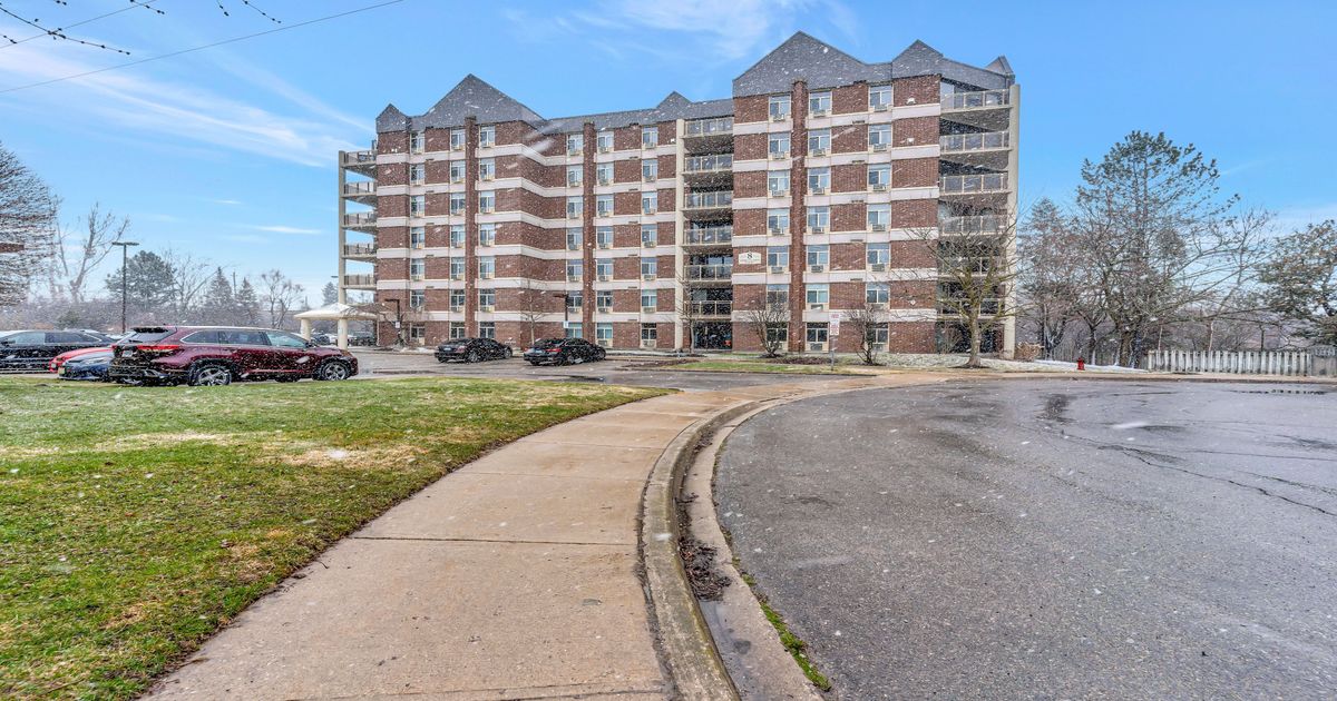8 Christopher Court Guelph