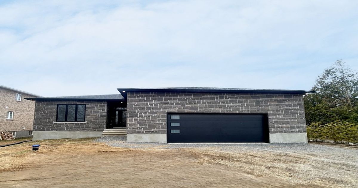 6008 Ottawa Street E Stittsville - Munster - Richmond