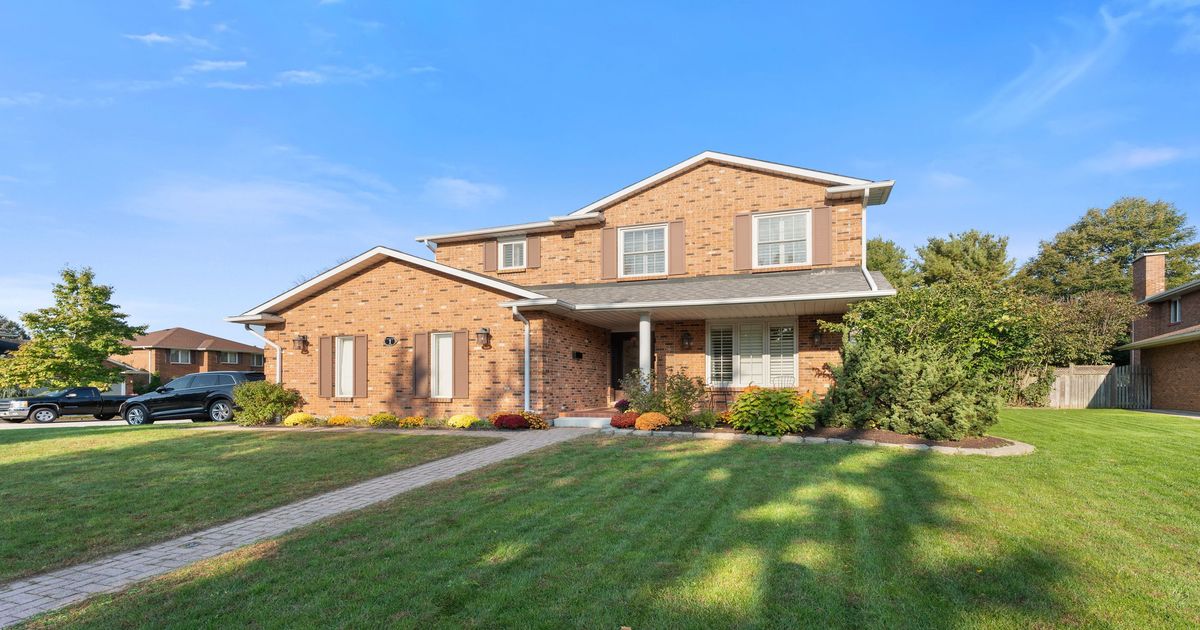 1 Spartan Court St. Catharines