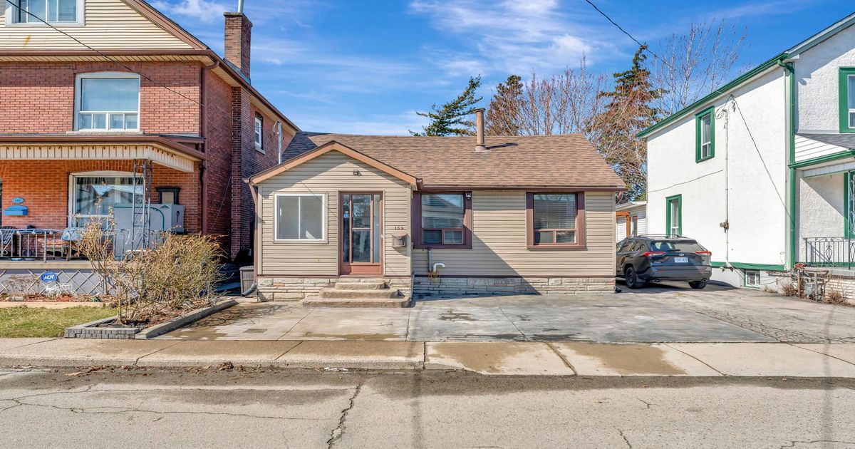 159 Grosvenor Avenue N Hamilton