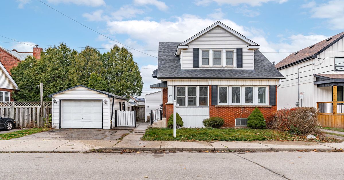 69 Roxborough Avenue Hamilton