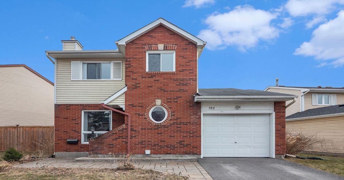 302 Cote-Royale Crescent Orleans - Cumberland and Area