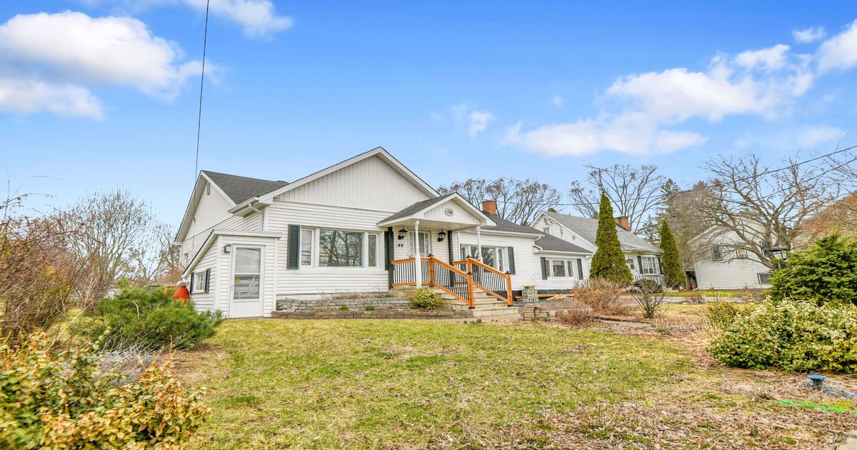 44 Main Street Westport