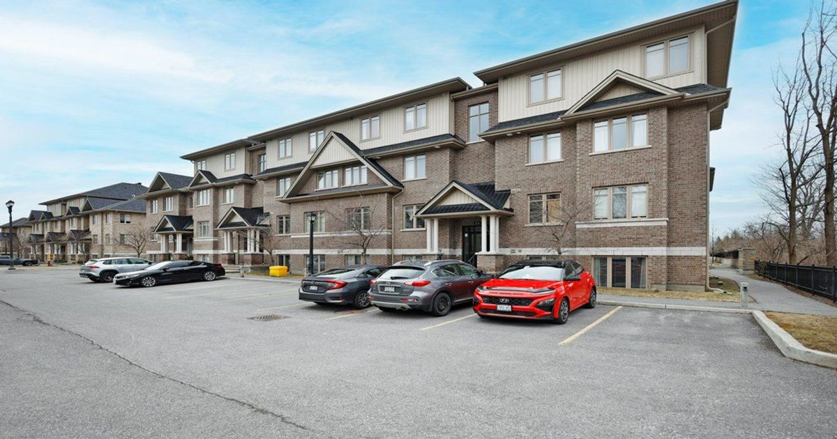 34 Tadley Private Barrhaven
