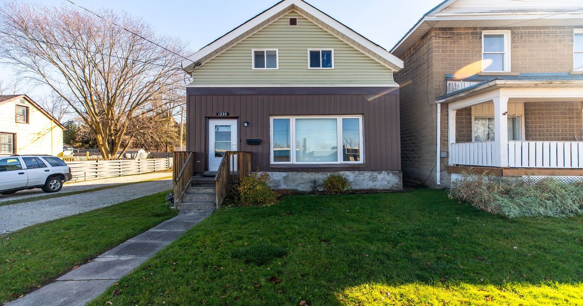 1235 2nd Avenue E Owen Sound