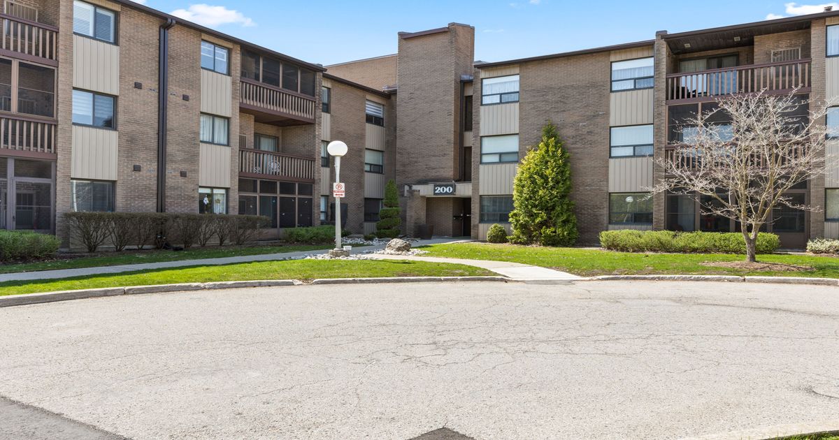 200 Everglade Crescent London North