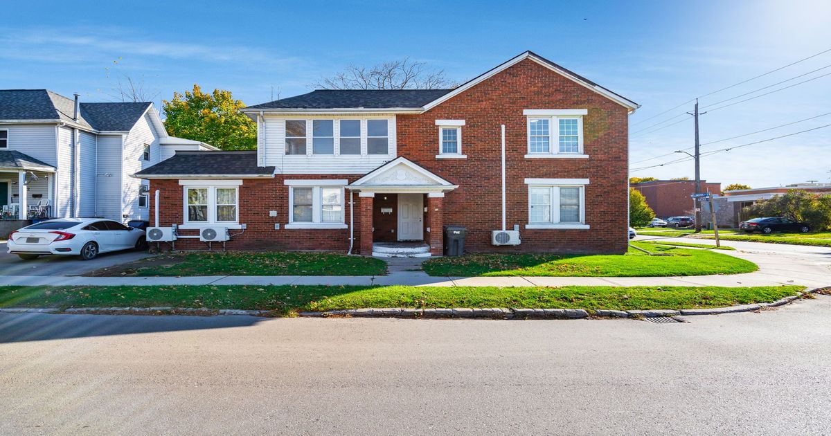 46-48 Wellington Street E Chatham-Kent