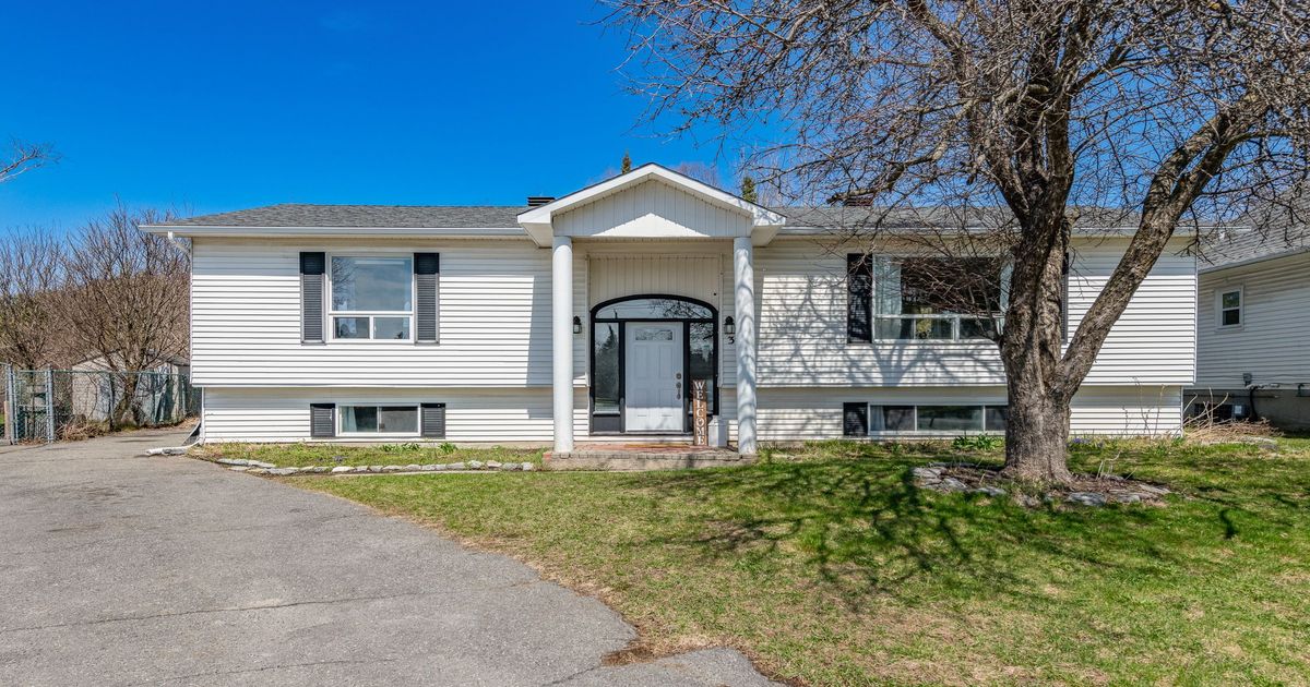 34 Poole Creek Crescent Stittsville - Munster - Richmond