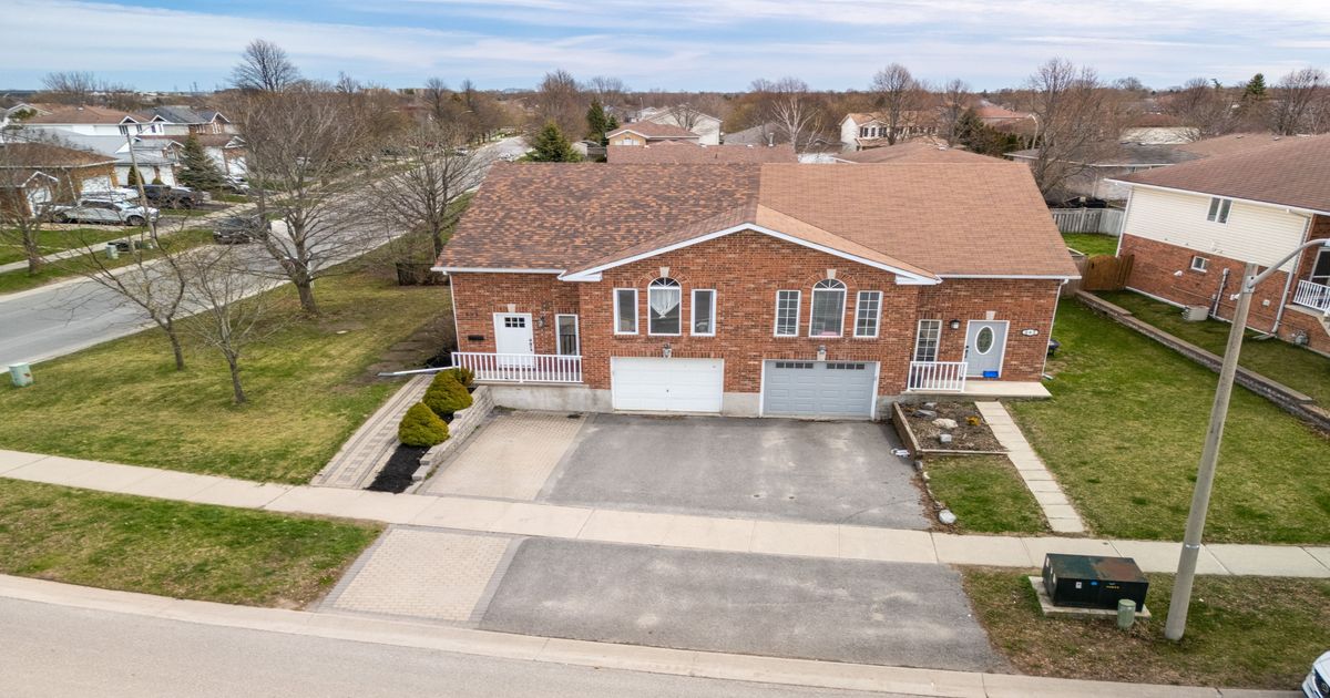 663 Barnsley Crescent E Kingston