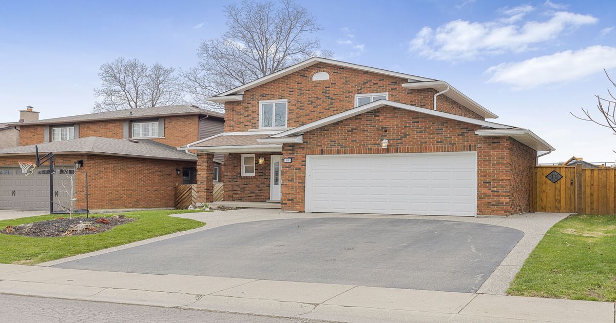 99 Pinewarbler Drive Hamilton