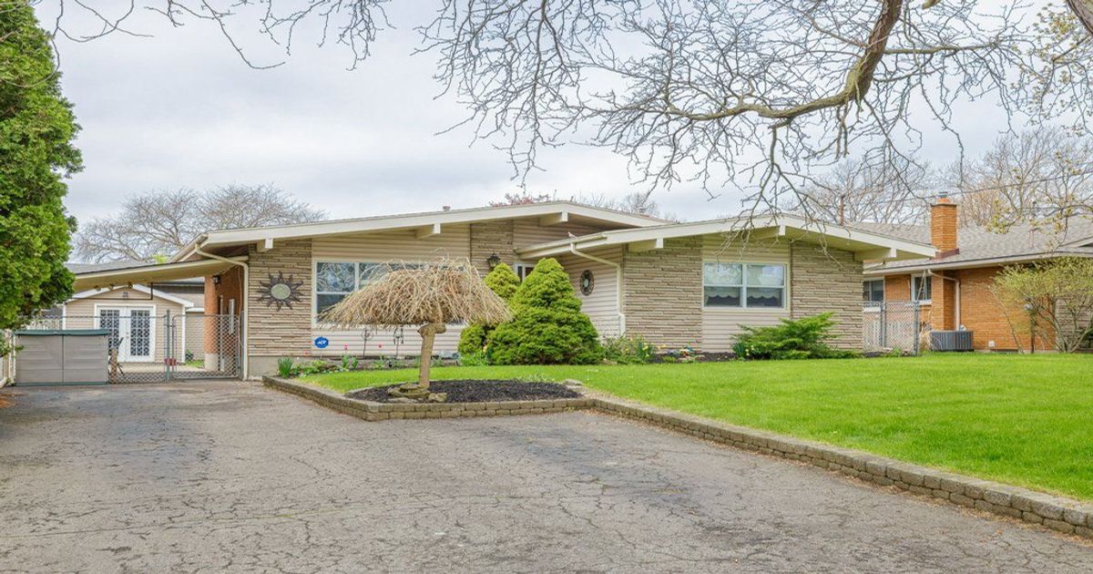 40 Black Knight Road St. Catharines