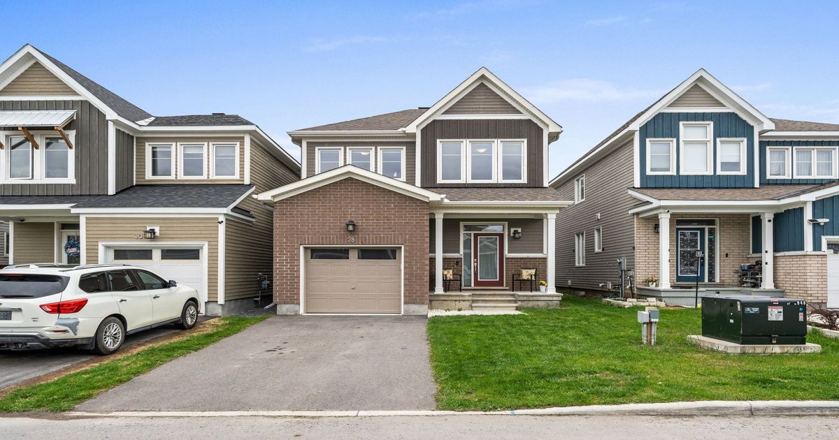 28 Pacing Walk Stittsville - Munster - Richmond