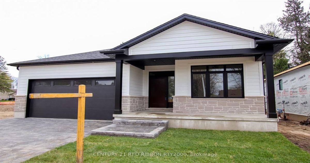 430 HEAD Street N Strathroy-Caradoc