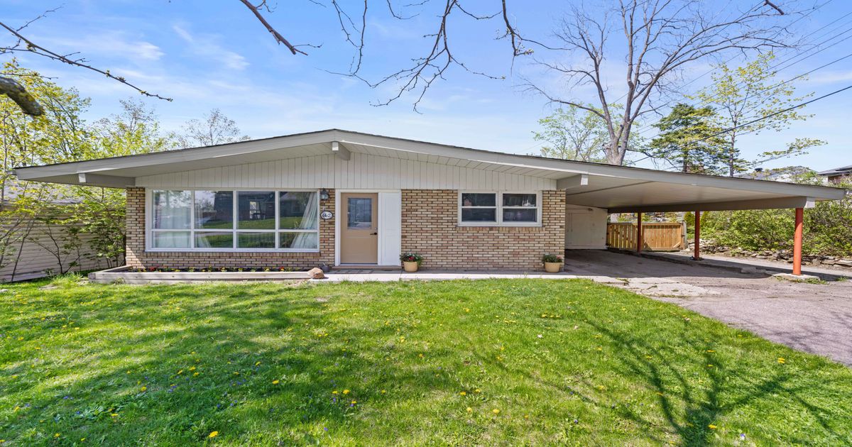 762 Weller Street Peterborough Central