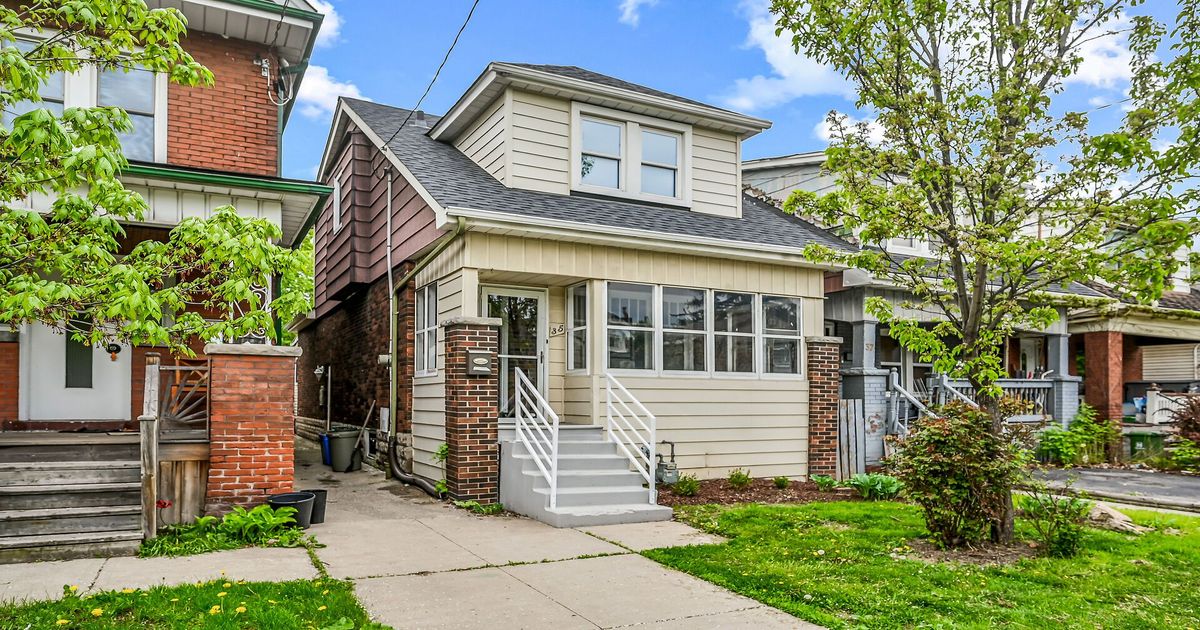 35 Edgemont Street N Hamilton