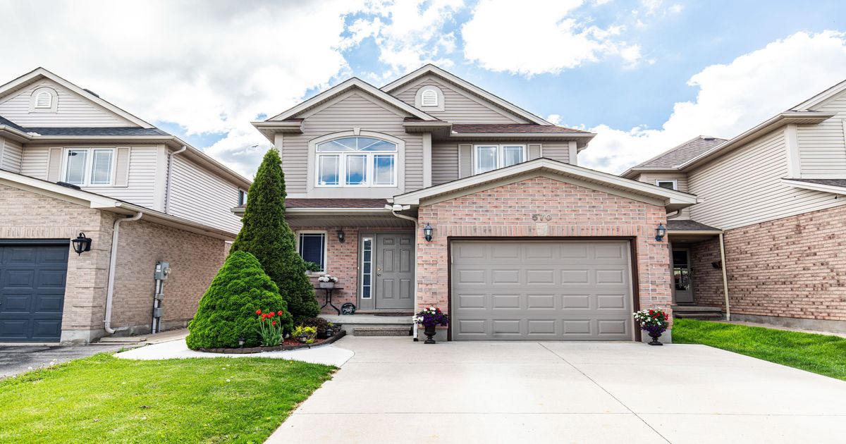 570 Cuthbert Circle London South