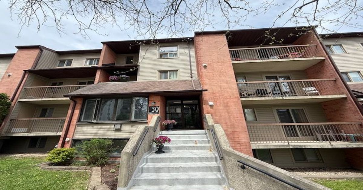 30 Hickory Street E Waterloo