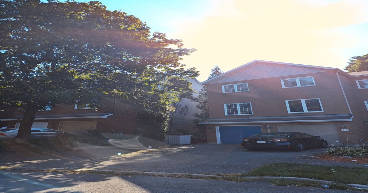 210 Provender Avenue Manor Park - Cardinal Glen and Area
