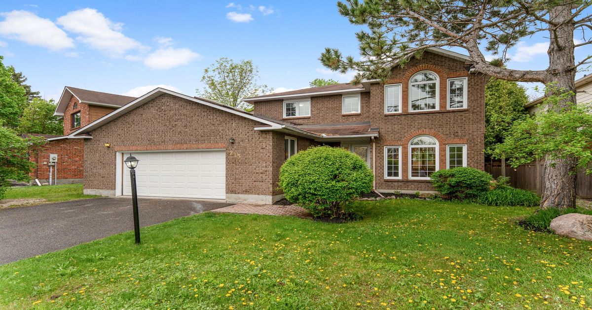 215 Walden Drive Kanata