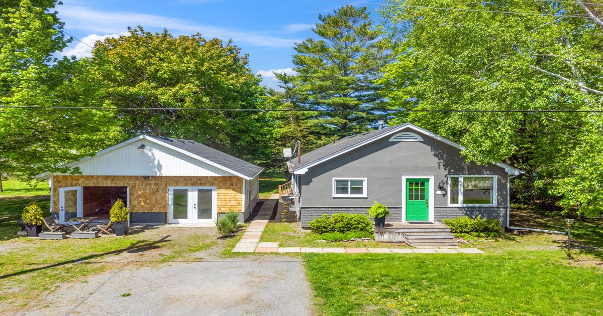 51 CONSECON MAIN Street Prince Edward County