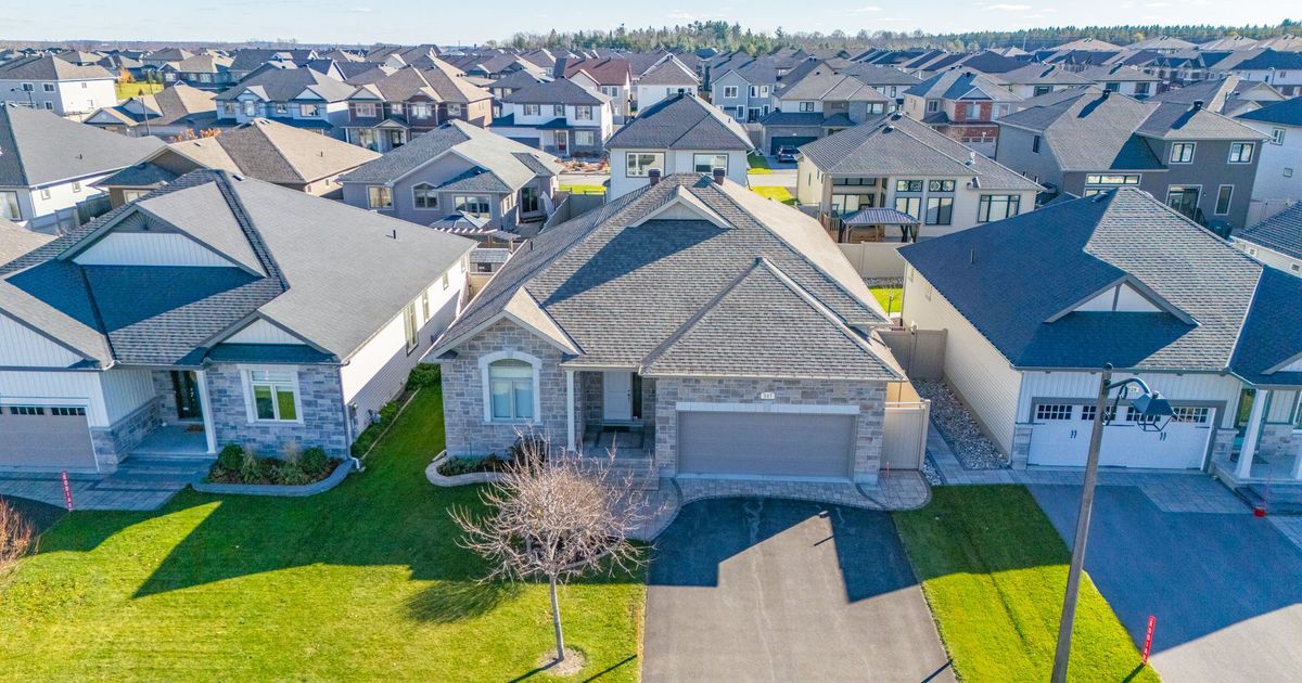 527 Ace Street Kanata