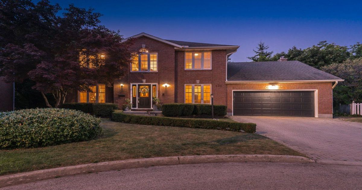 530 Sandbrooke Court Waterloo