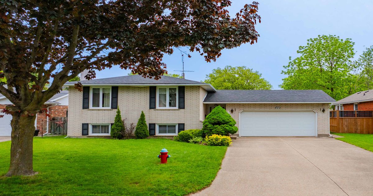 4372 Latina Crescent Niagara Falls