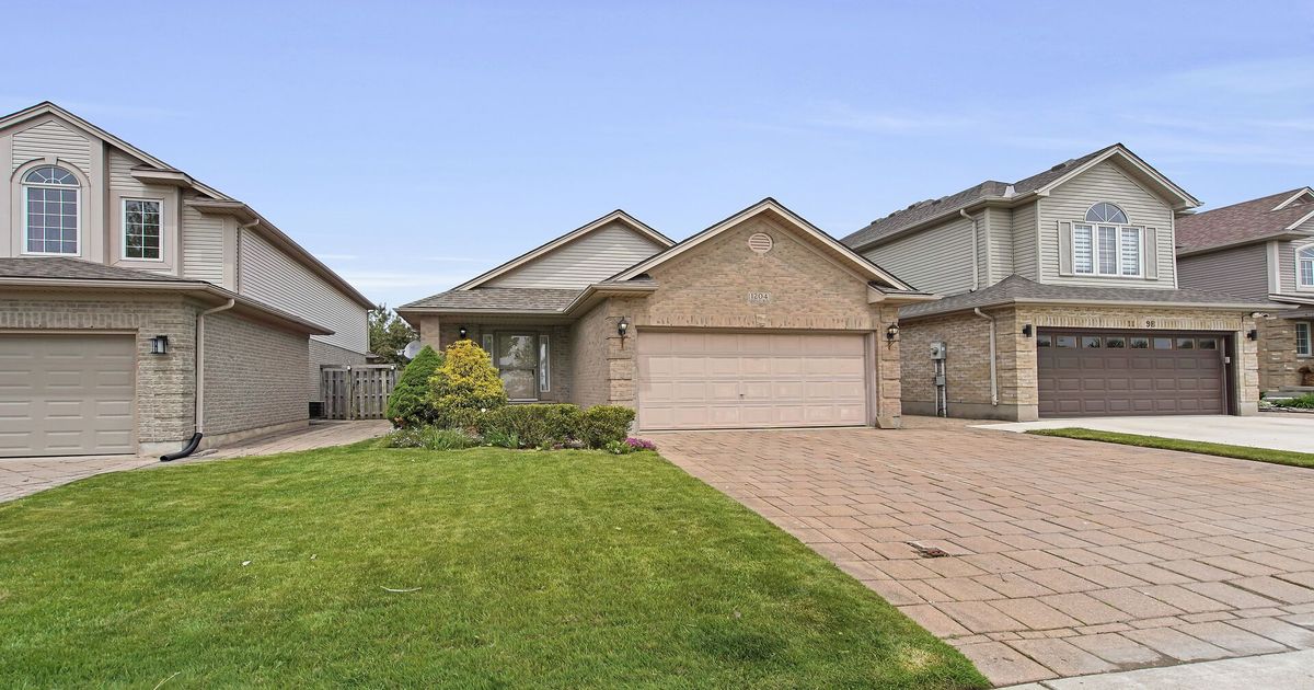 1204 Darnley Boulevard London South