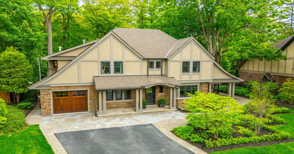 61 Oak Knoll Drive Hamilton