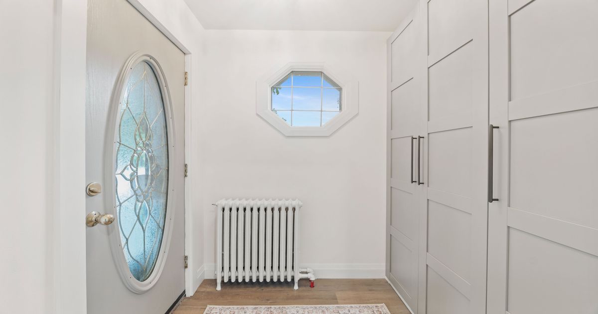 87A Barons Avenue S Hamilton