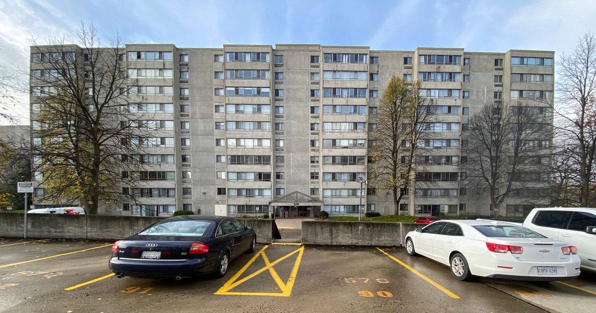 570 PROUDFOOT Lane London North