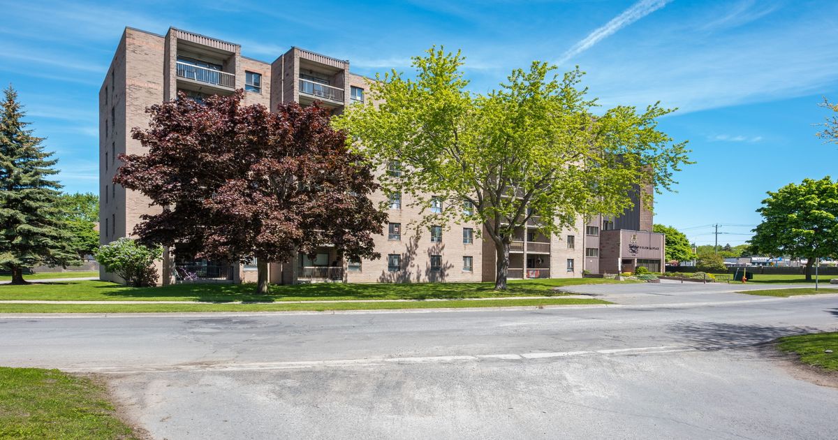 17 ELDON HALL Place Kingston