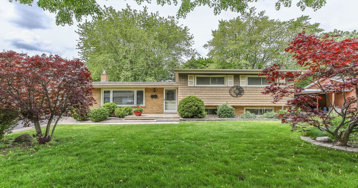 12 Honeysuckle Crescent London East