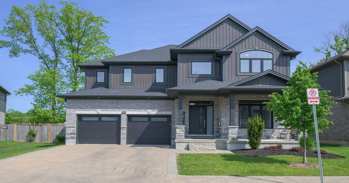 1061 Eagletrace Drive London North