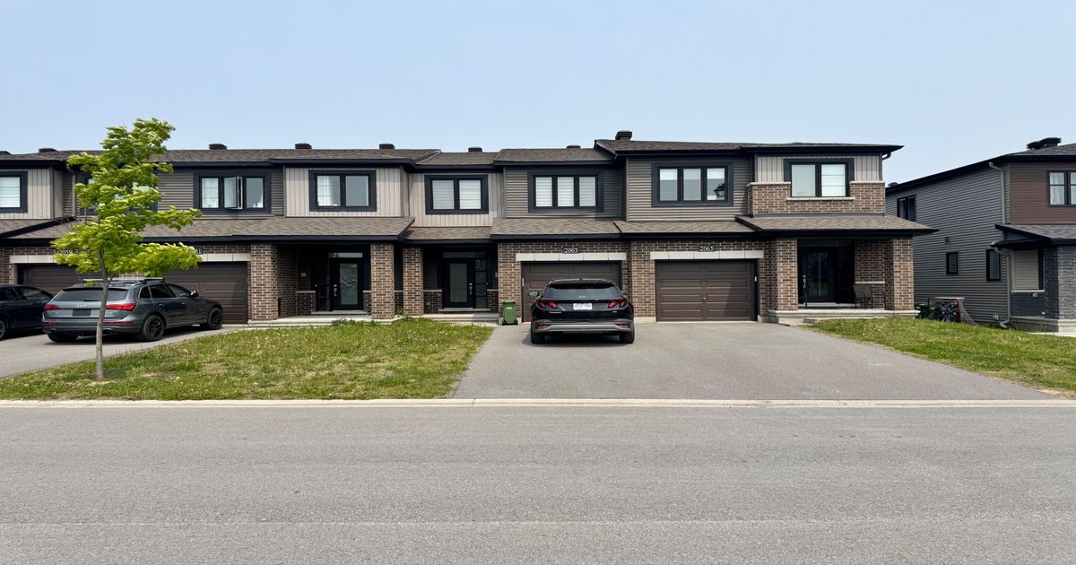 2063 Caltra Crescent Barrhaven
