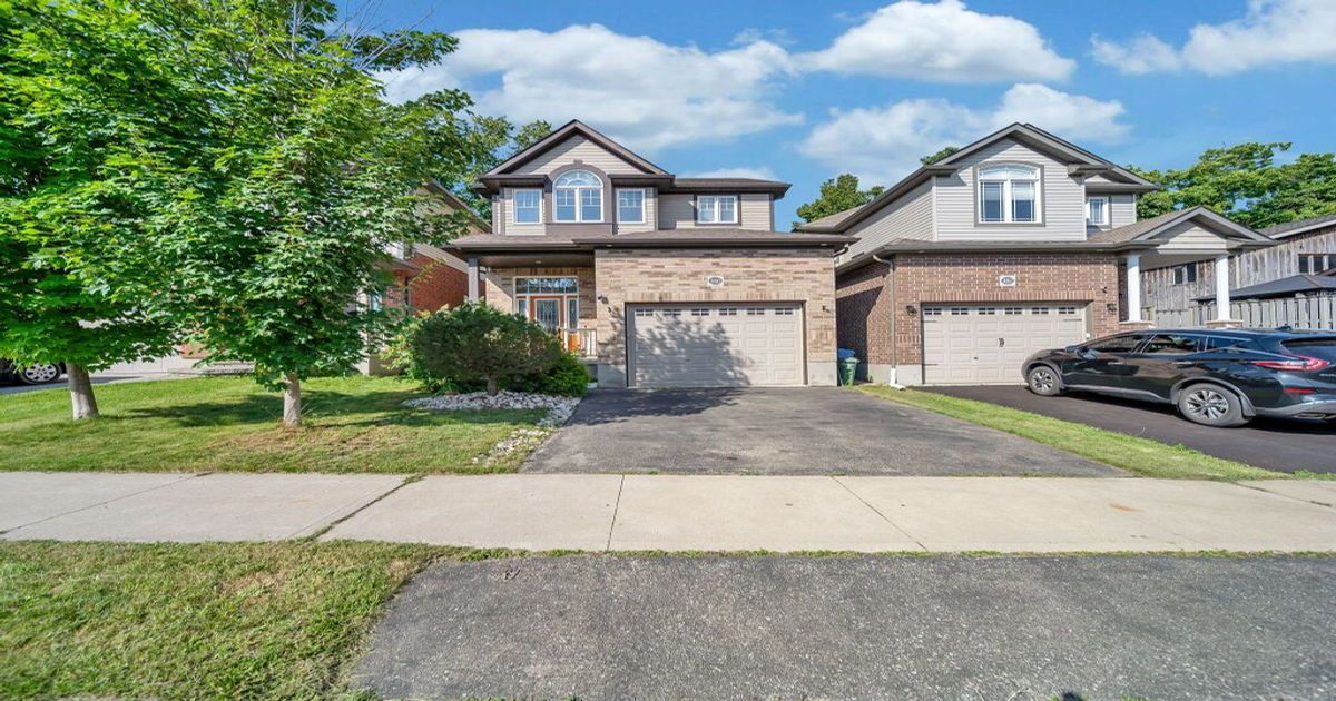 160 Kemp Crescent E Guelph