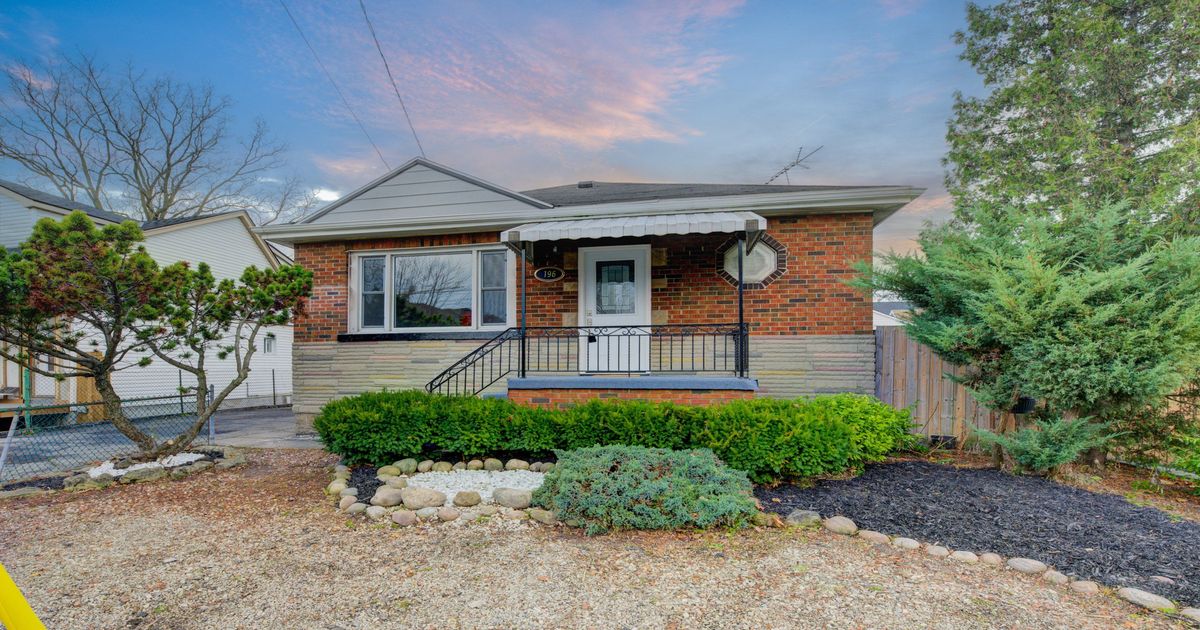 196 Queensdale Avenue E Hamilton